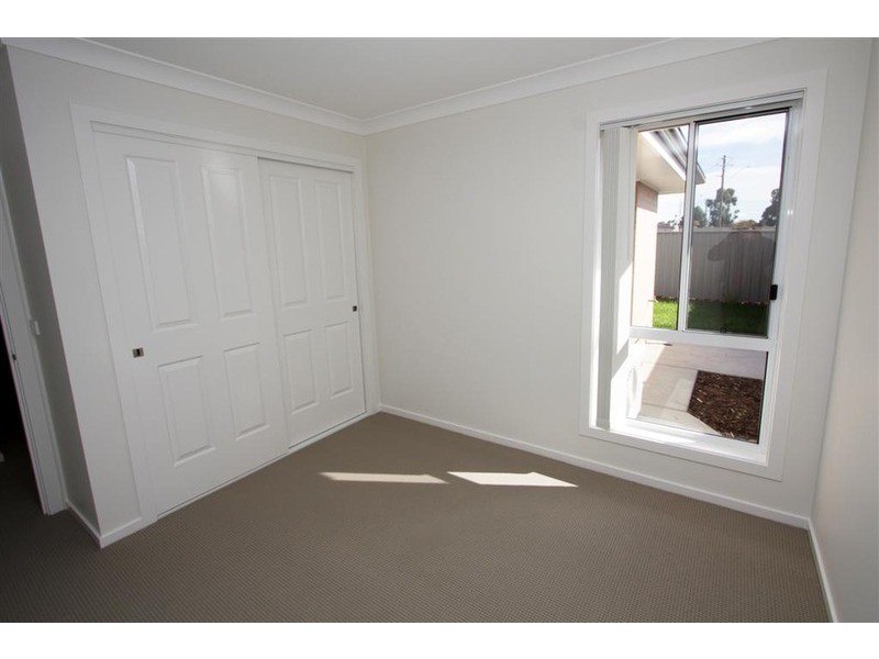11/10 Mirrul Street, Glenfield Park NSW 2650