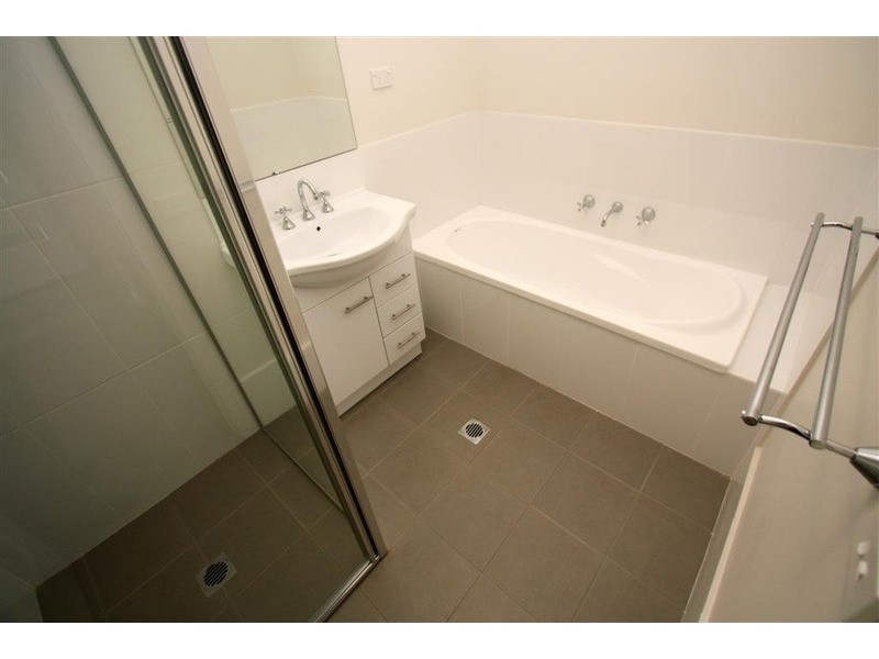 12/10 Mirrul Street, Glenfield Park NSW 2650