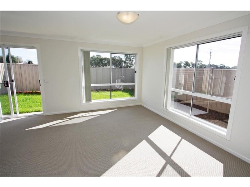 14/10 Mirrul Street, Glenfield Park NSW 2650