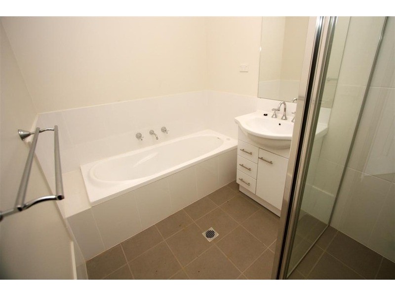 14/10 Mirrul Street, Glenfield Park NSW 2650