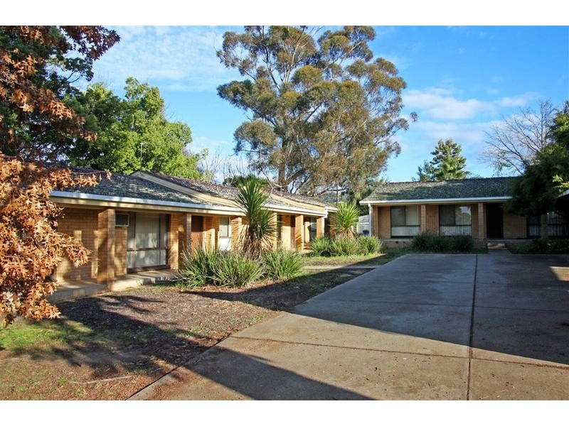 2-4 Cooinbil Crescent, Kooringal NSW 2650