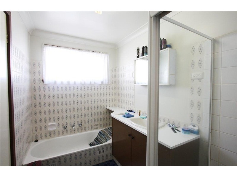 2-4 Cooinbil Crescent, Kooringal NSW 2650