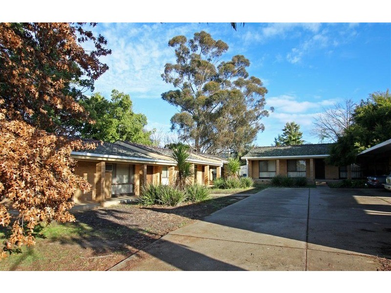 2-4 Cooinbil Crescent, Kooringal NSW 2650