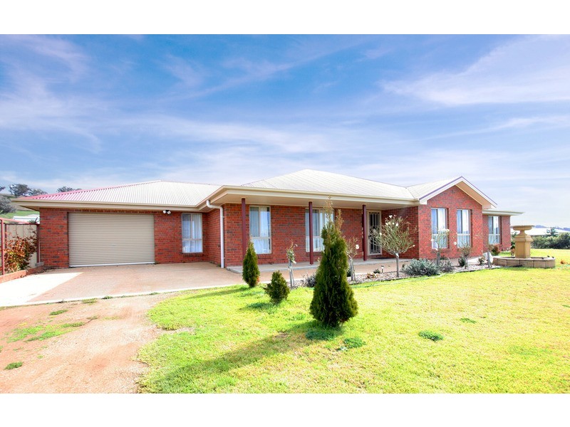 10 Peppermint Drive, Springvale NSW 2650