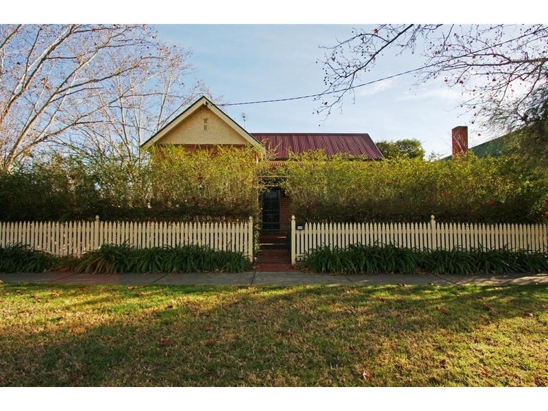 169 Gurwood Street, Wagga Wagga NSW 2650