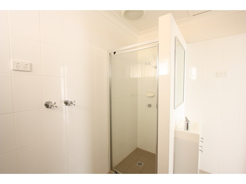 4/5 Joyes Place, Tolland NSW 2650