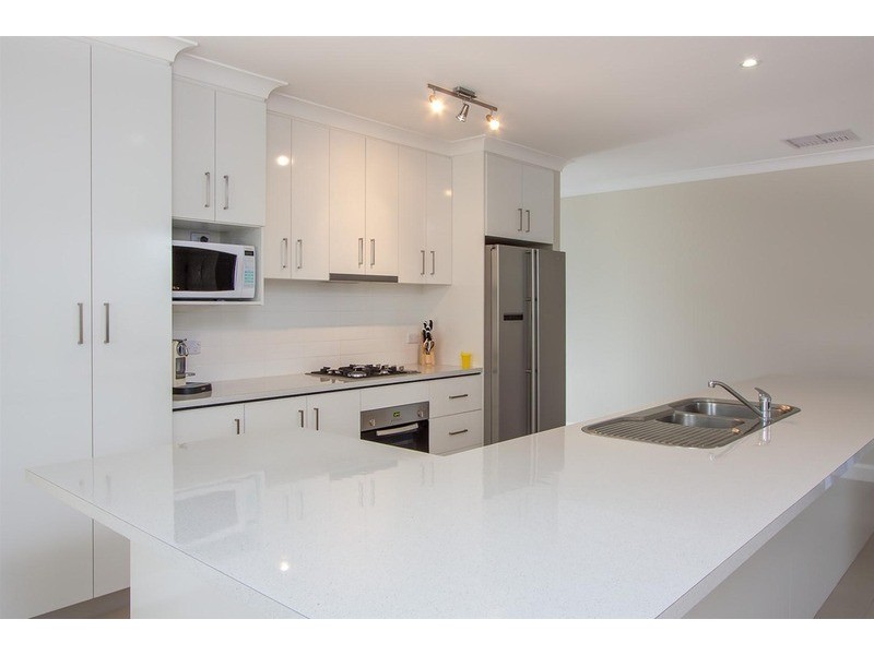 60 Stirling  Boulevard, Tatton NSW 2650