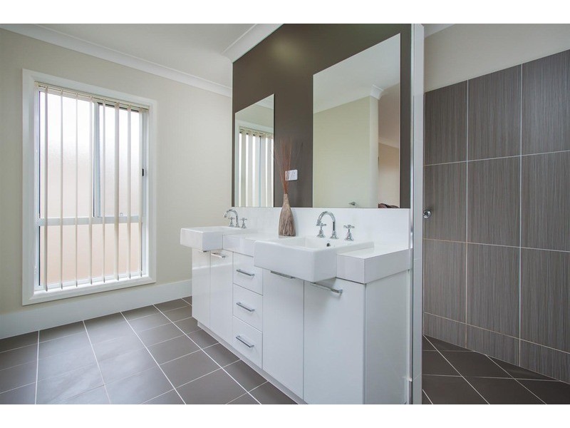 60 Stirling  Boulevard, Tatton NSW 2650