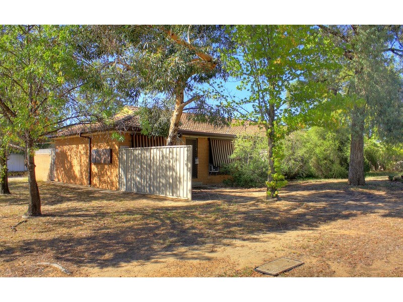 1/18 Magnolia Parade, Lake Albert NSW 2650