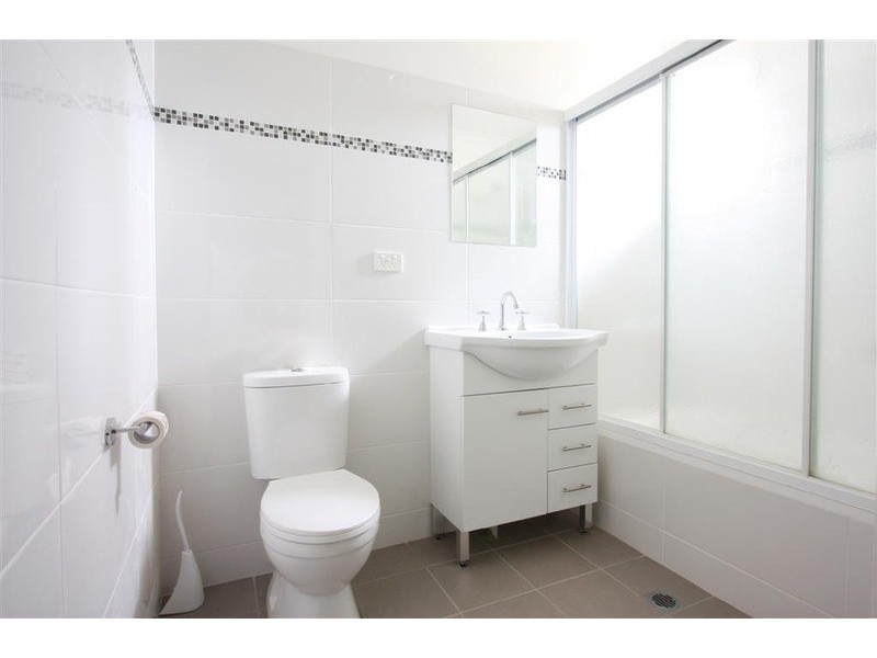 9 Hunter Street, Mount Austin NSW 2650