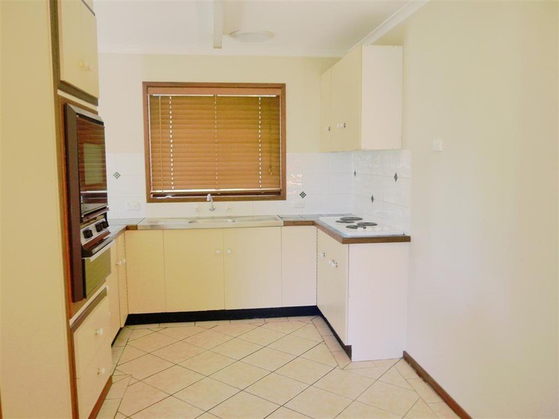 12 Naretha  Street, Glenfield Park NSW 2650