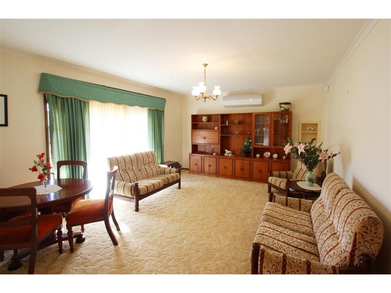 31 Merinda Crescent, Kooringal NSW 2650