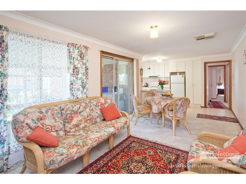 21 Nunkeri Street, Glenfield Park NSW 2650
