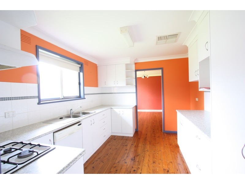 29 Marama  Parade, Mount Austin NSW 2650