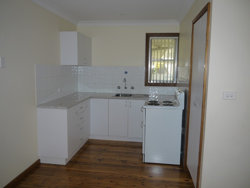 2/2 Raye Street, Tolland NSW 2650