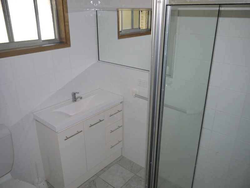 2/2 Raye Street, Tolland NSW 2650