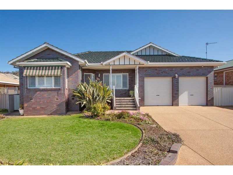 8 Tamar  Drive, Tatton NSW 2650