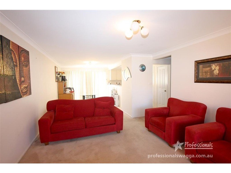 9/11 Crampton  Street, Wagga Wagga NSW 2650