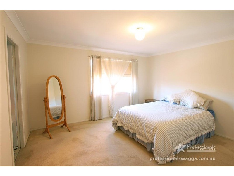 9/11 Crampton  Street, Wagga Wagga NSW 2650