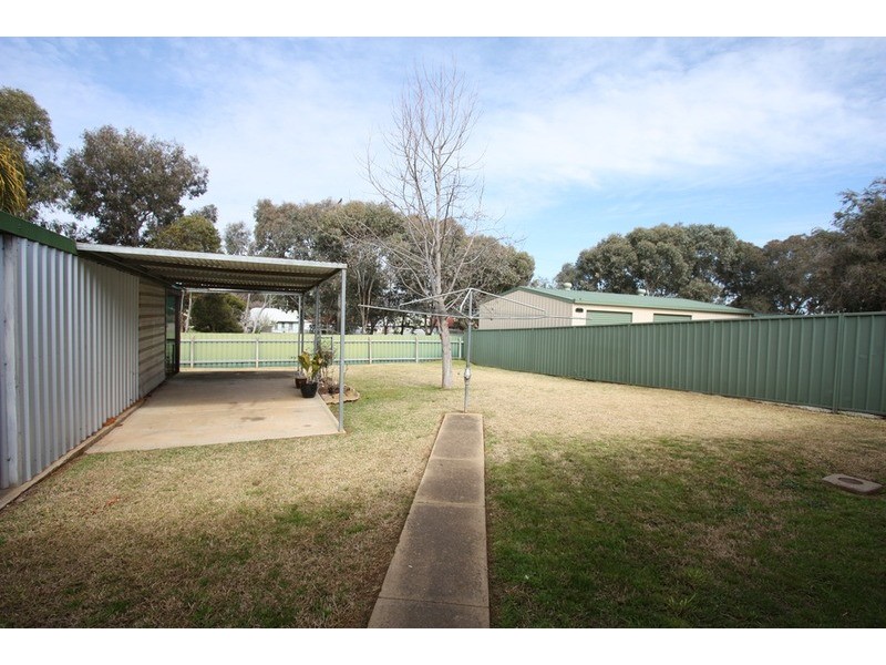 34 Gilmore Street, Mount Austin NSW 2650