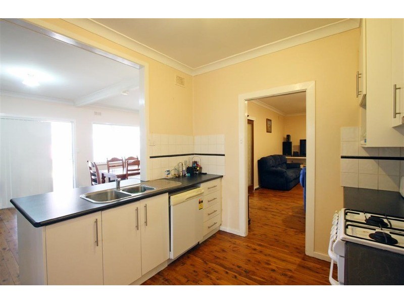 4  The Boulevarde, Kooringal NSW 2650