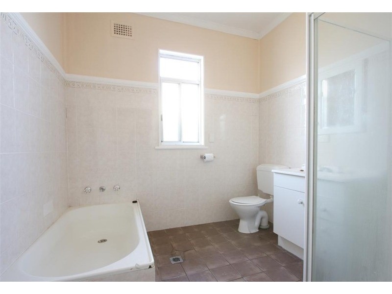 4  The Boulevarde, Kooringal NSW 2650