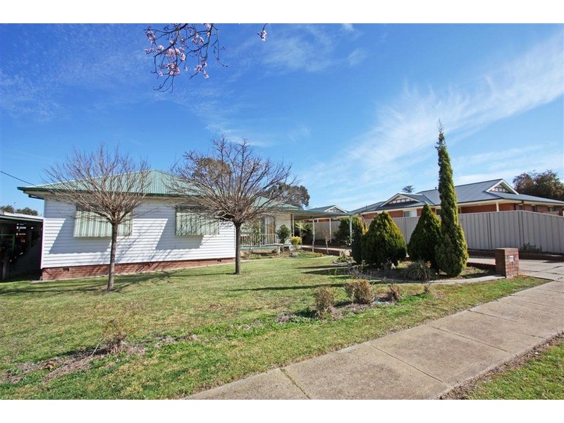 4  The Boulevarde, Kooringal NSW 2650