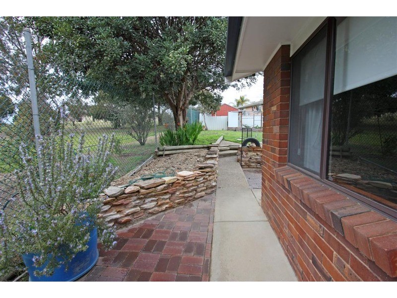 67 Truscott Drive, Ashmont NSW 2650