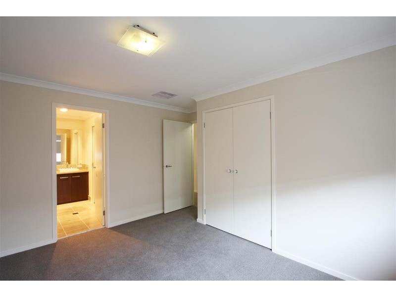 36 Brindabella  Drive, Tatton NSW 2650