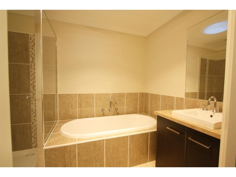 36 Brindabella  Drive, Tatton NSW 2650