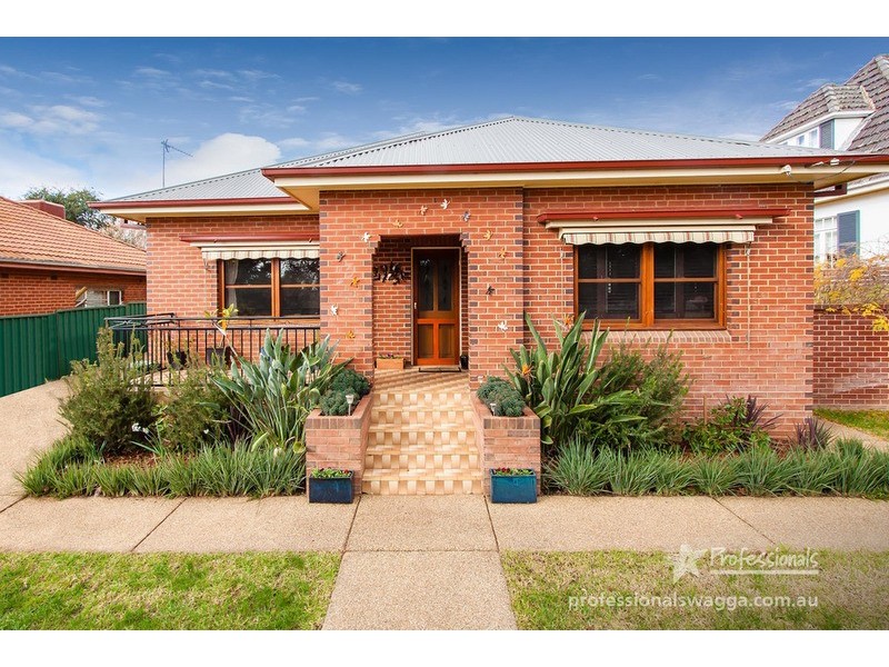 13 Mair Street, Turvey Park NSW 2650