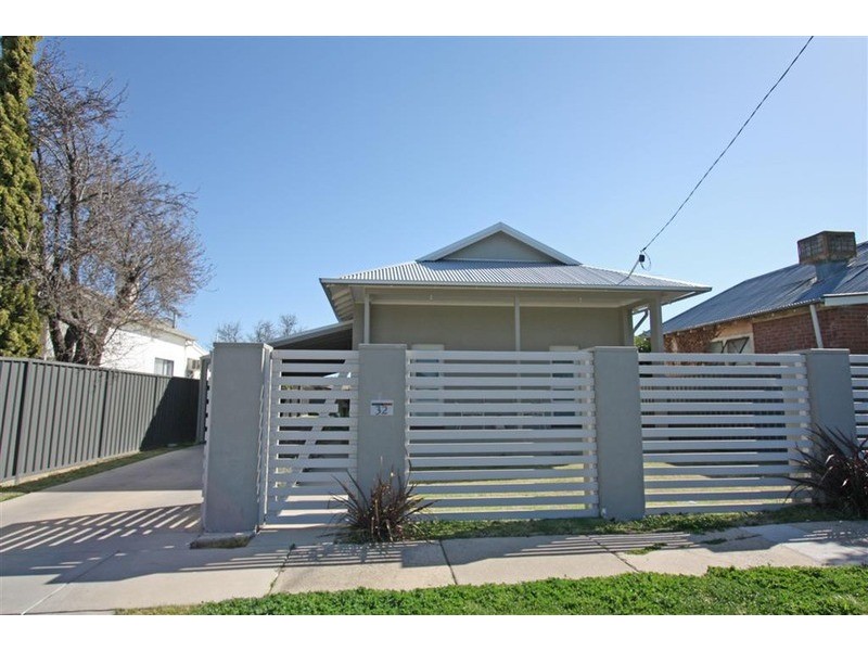32 Broad Street, Wagga Wagga NSW 2650