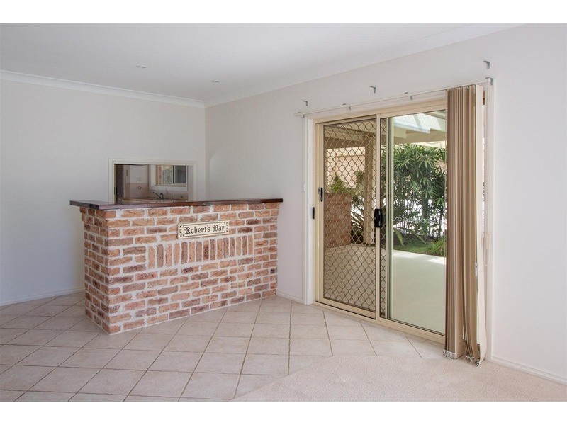 21 Balleroo Crescent, Glenfield Park NSW 2650