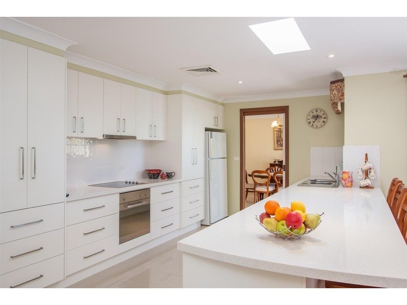 16 Henwood  Avenue, Kooringal NSW 2650