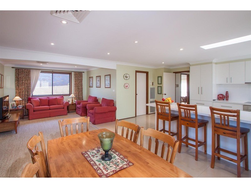 16 Henwood  Avenue, Kooringal NSW 2650