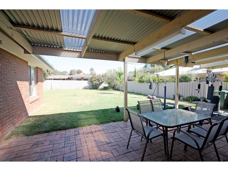 15 Kurrajong Avenue, Forest Hill NSW 2651