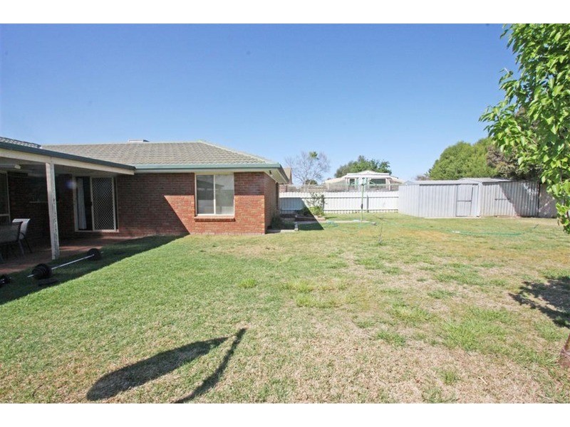 15 Kurrajong Avenue, Forest Hill NSW 2651