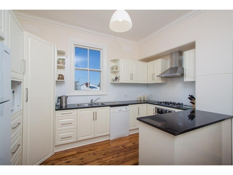 1 Young Street, Wagga Wagga NSW 2650