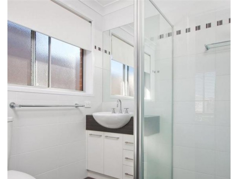 16 Dundale Crescent, Estella NSW 2650