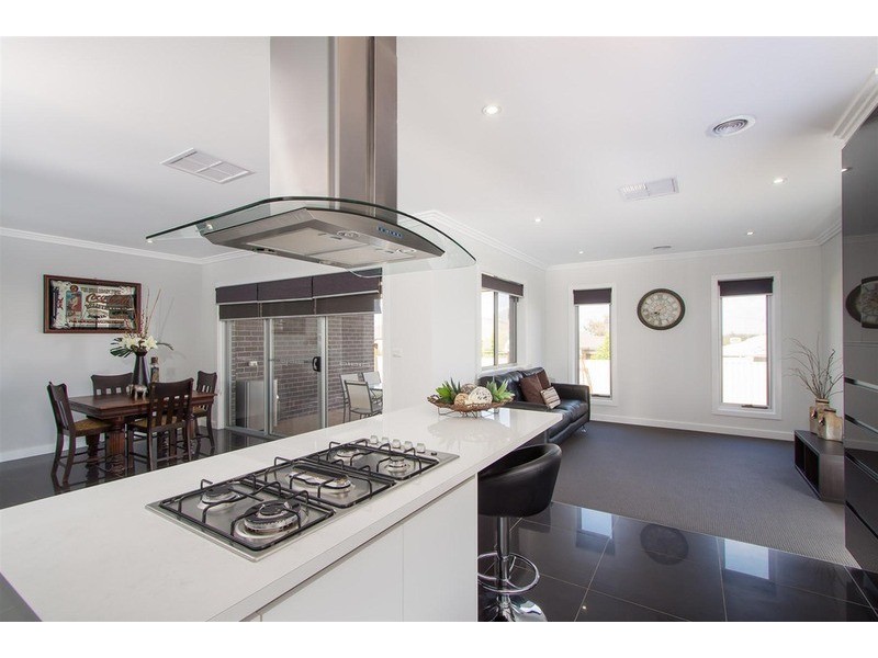 42 Brindabella  Drive, Tatton NSW 2650