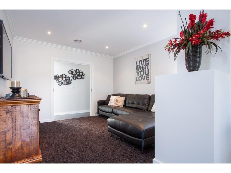 42 Brindabella  Drive, Tatton NSW 2650