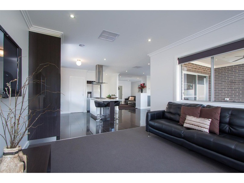 42 Brindabella  Drive, Tatton NSW 2650