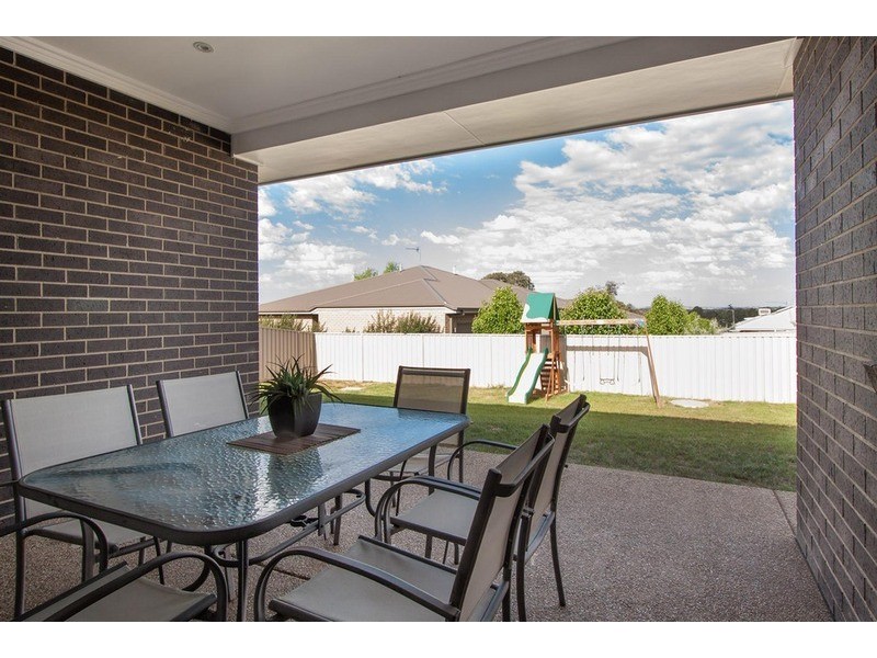 42 Brindabella  Drive, Tatton NSW 2650