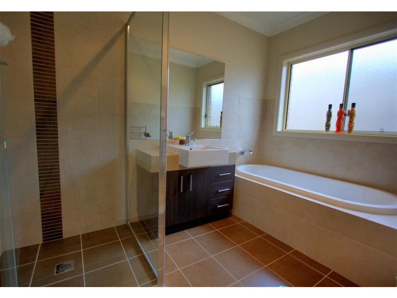 73 Atherton Crescent, Tatton NSW 2650