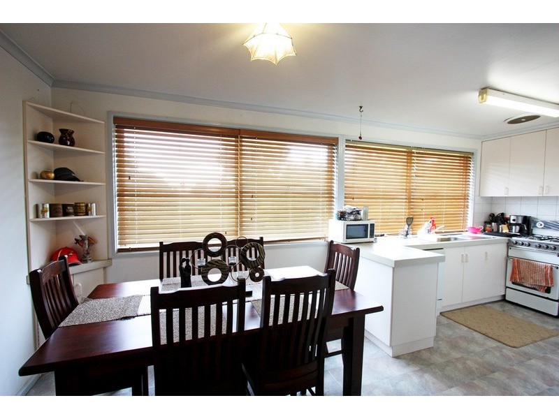 9 Dunn Avenue, Forest Hill NSW 2651