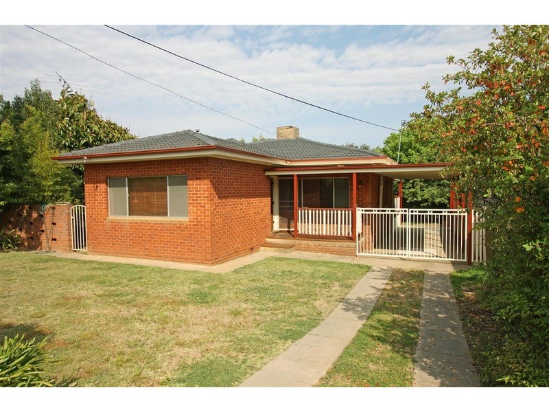14 Raye Street, Tolland NSW 2650