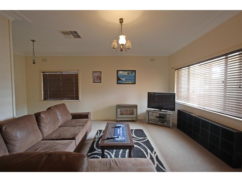 14 Raye Street, Tolland NSW 2650
