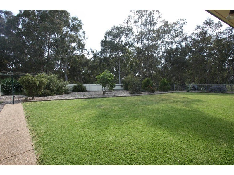 4 Burkes  Street, The Rock NSW 2655