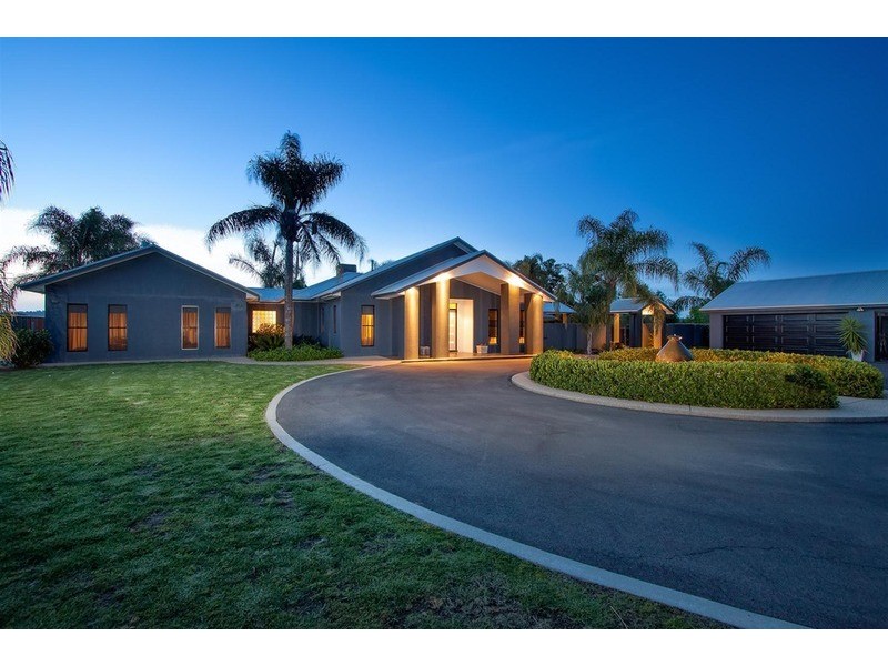 1 Cottonwood  Place, Wagga Wagga NSW 2650