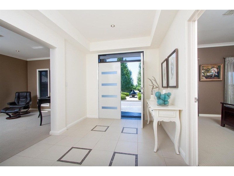 1 Cottonwood  Place, Wagga Wagga NSW 2650